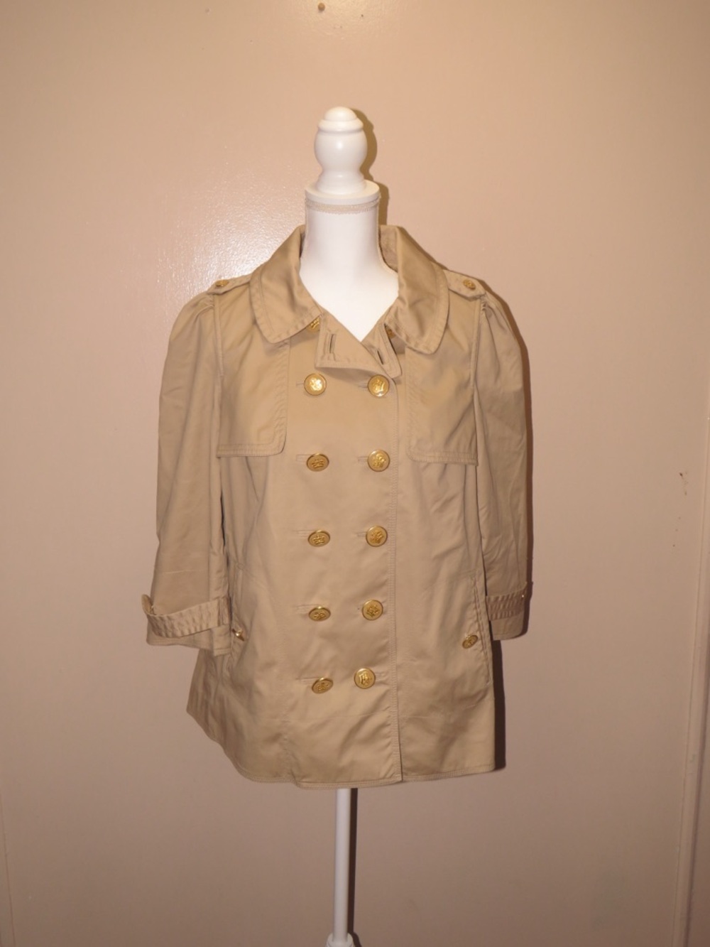 Juicy Couture Women’s Tan Double-Breasted cropped Trench Coat. Size L - Picture 2 of 4